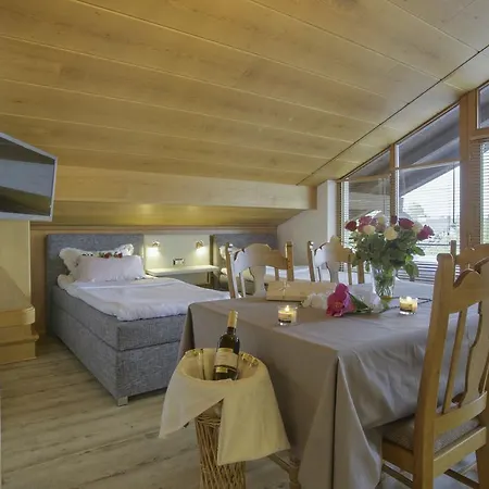Golden Gapa Studio Penthouse 12 *