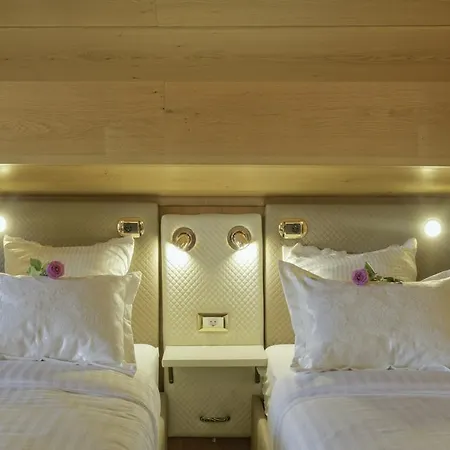 Апартаменты Golden Gapa Studio Penthouse 12 *